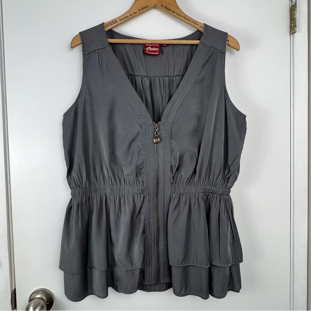 Indian Motorcycle Sleeveless Zip Peplum Top Women’s size XL Asphalt Gray Moto